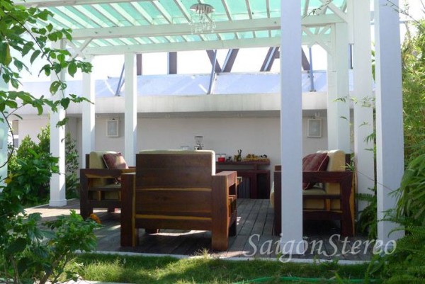 Âm thanh sân vườn Elac & Arcam